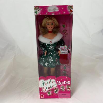 -44- Festive Season Barbie (1997) | Holiday Treats Barbie (1997)