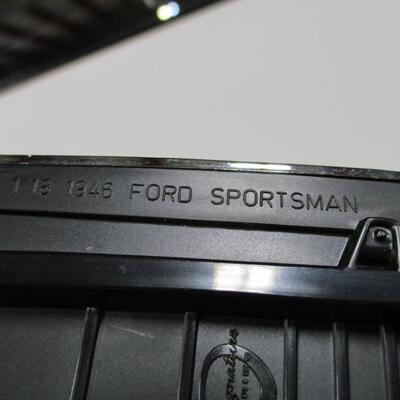1:18 -  1963 Ford Thunderbird - 1946 Ford Sportsman