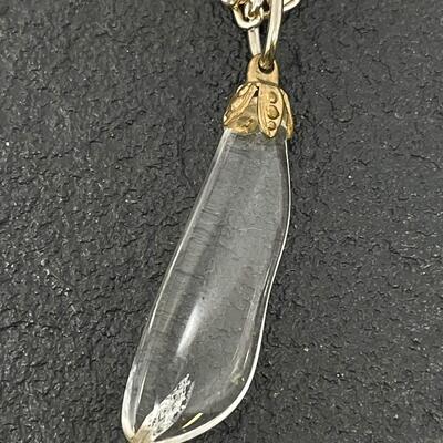 SILVER TONED CHAIN NECKLACE W/ CLEAR PENDANT