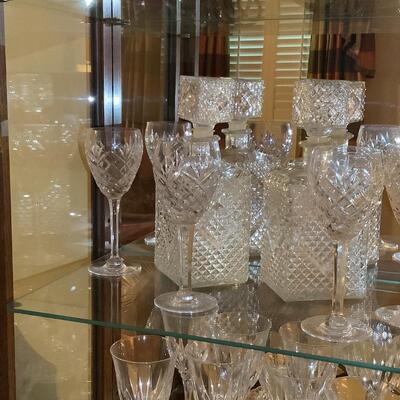 2 Decanters for a fine bar and stemware