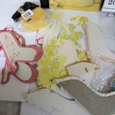 Lot of Older Honeycomb Tissue Decorations