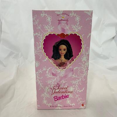 -64- Sweet Valentine Barbie (1995) | Hallmark