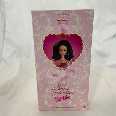 -68- Sweet Valentine Barbie (1995) | Hallmark