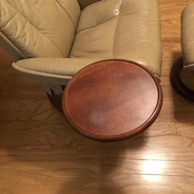 Ekornes Leather Swivel Chair with Foot Stool-Made in Norway. (LR-KM)