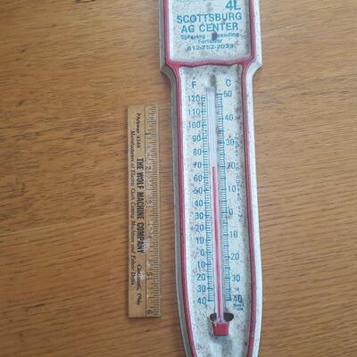 Vintage Metal AG Center Thermometer