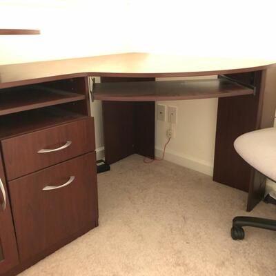 Bush Furniture Brown Corner Desk with Storage and Grey Rolling Office Chair (UO-JF)