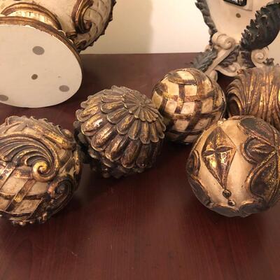 Cream & Gold Decorative Clock and Bowl with 4 Ornamental Balls (UO-JF)