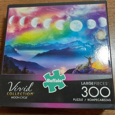 Buffalo 300 piece Moon cycle puzzle
