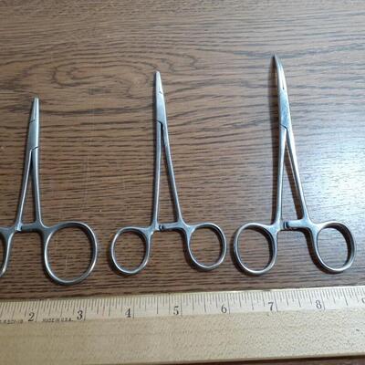 Lot of 3 hemostats