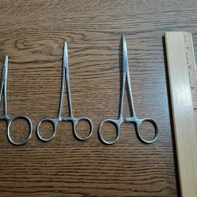 Lot of 3 hemostats