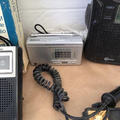 1020 LOT of Weather Radios, Portable AM Radio & Radar Detector