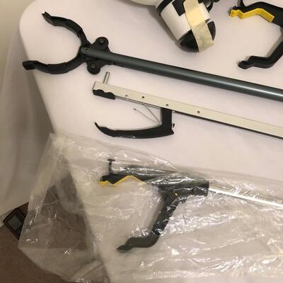 HoMedics Chair Back Massager, 4 Reacher Grabber Tools, Heating Pad & More (UO-JF)