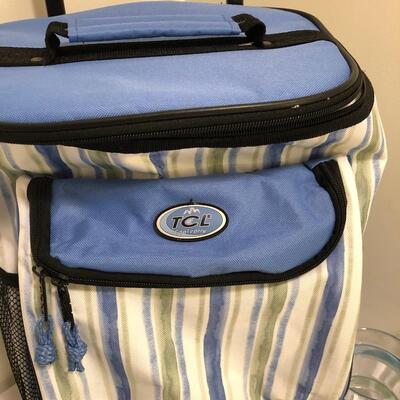 Rolling Insulated Cooler with Matching Picnic Ware  (UR-JF)