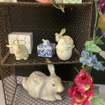 Lot 983 Vintage Wire Shelf/Ceramic Bunnies Perfect for Easter or Any Time