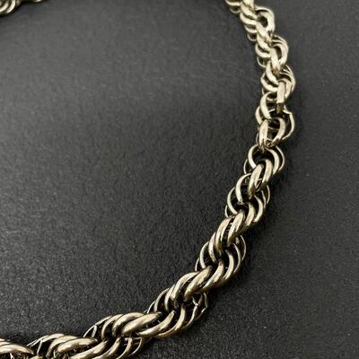 CHUNKY SILVER-TONED TWISTED CHAIN NECKLACE