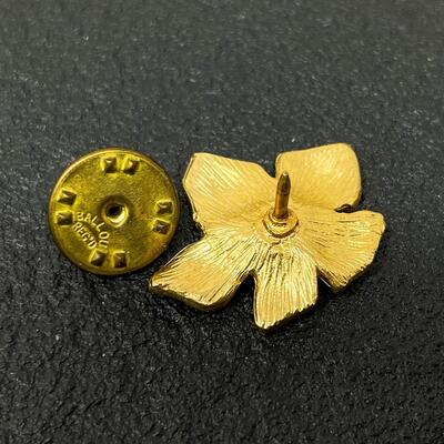 GOLD-TONED FLOWER PIN W/ PURPLE STONE
