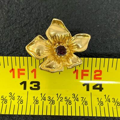 GOLD-TONED FLOWER PIN W/ PURPLE STONE