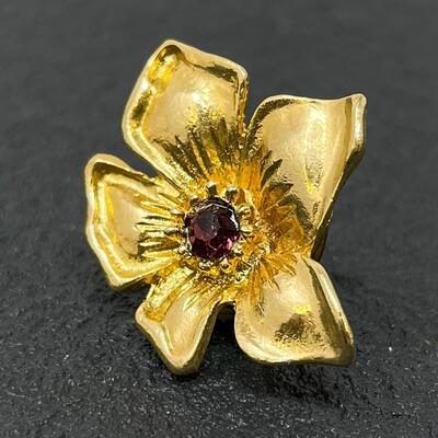 GOLD-TONED FLOWER PIN W/ PURPLE STONE