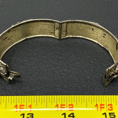 VINTAGE SILVER-TONED HINGED CUFF BRACELET W/ FLORAL DESIGN