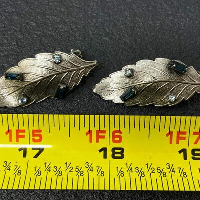 VINTAGE HOBÃ‰ SILVER-TONED LEAF NECKLACE & EARRINGS SET