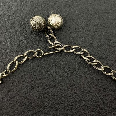 VINTAGE HOBÃ‰ SILVER-TONED LEAF NECKLACE & EARRINGS SET