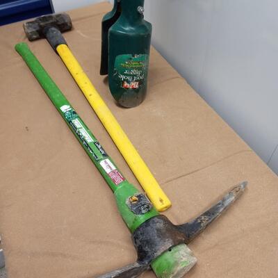 LOT 26  SLEDGEHAMMER, PICKAXE AND POST HOLE DIGGER