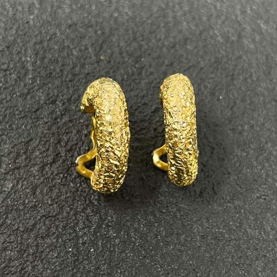 VINTAGE GOLD-TONED SMALL HOOP EARRINGS