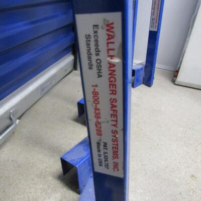LOT 33  WALLHANGER SAFETY SYSTEMS SCAFFOLDING