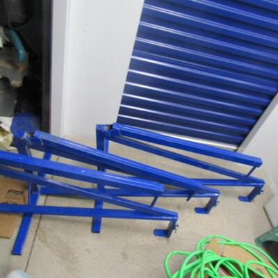 LOT 33  WALLHANGER SAFETY SYSTEMS SCAFFOLDING