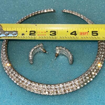 AA  VINTAGE COSTUME JEWELRY RHINESTONE COLLAR & PIERCED EARRINGS