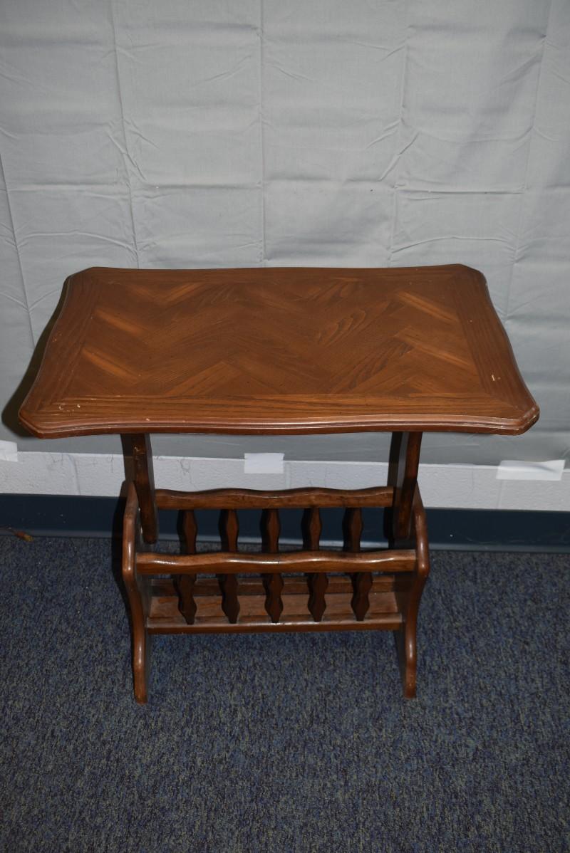 Side Table w/ Magazine Rack | EstateSales.org