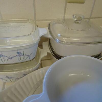 LOT 364. COLLECTION OF BAKEWARE