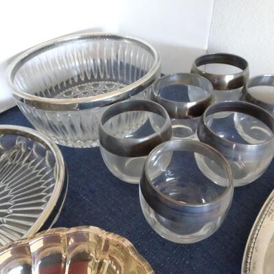LOT 375. BOWLS, GLASES AND TRAYS