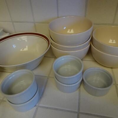 LOT 377. VARIETY OF BOWLS