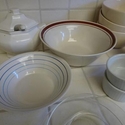 LOT 377. VARIETY OF BOWLS