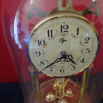 LOT 391. CLOCKS AND HOME DECOR