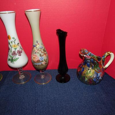 LOT 393. VASES AND HOME DECOR