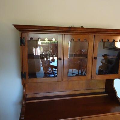 LOT 394. VINTAGE ETHAN ALLEN HUTCH