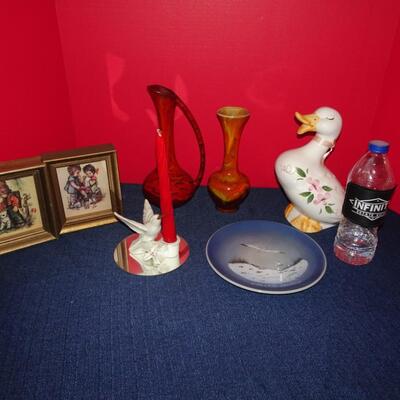 LOT 395. HOME DECOR