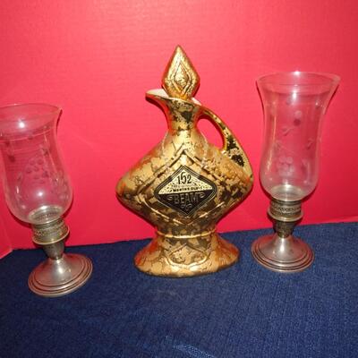 LOT 396. HOME DECOR