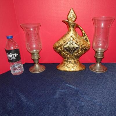 LOT 396. HOME DECOR