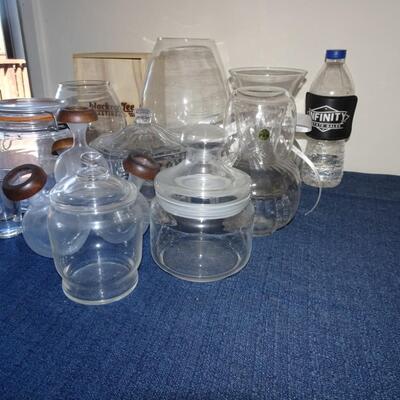 LOT 398. GLASSWARE