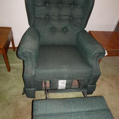LOT 385. LA-Z-BOY  RECLINER