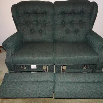 LOT 400.  LA-Z-BOY  DUAL RECLINER/LOVESEAT