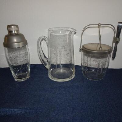 LOT 406.  VINTAGE BAMBOO BARWARE