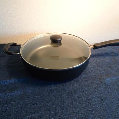 LOT 410. T-FAL. COVERED PAN