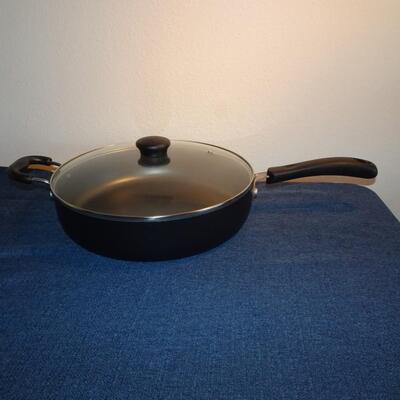 LOT 410. T-FAL. COVERED PAN