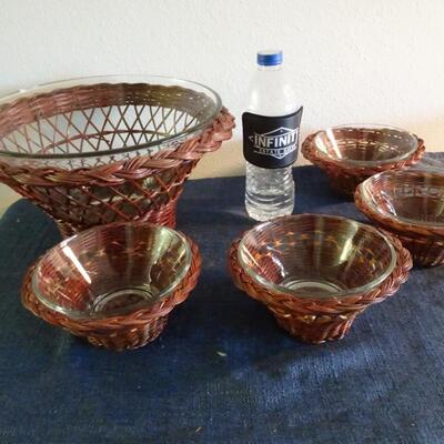 LOT 411. SALAD BOWL AND BOWLS