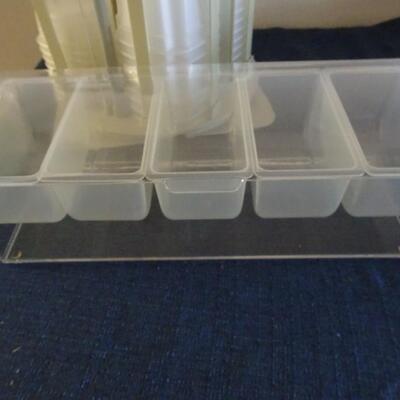 LOT 417.   PLASTIC KITCHEN ITEMS