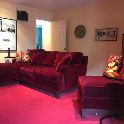 Sectional sofa and chair-Pristine condition